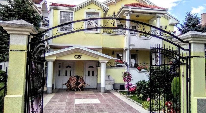 Villa Kraljevski Kumanovo Eksteriør billede